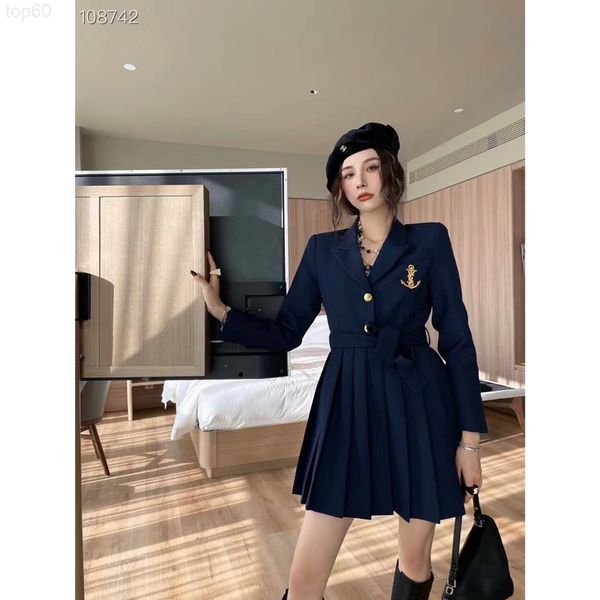 casual dresses designer the new navy lapel embroidered metal button pleated waist suit dress hem thin y024, Black;gray
casual dresses designer the new navy lapel embroidered metal button pleated waist suit dress hem thin y024, Black;gray