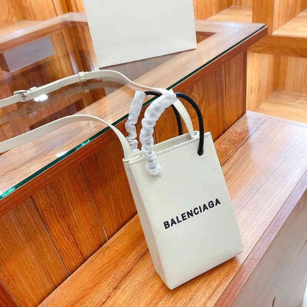 handbags fashion balencigas bags designer bag family show cattle camera mobile phone zero wallet oil wax crocodile pattern little girl
handbags fashion balencigas bags designer bag family show cattle camera mobile phone zero wallet oil wax crocodile pattern little girl