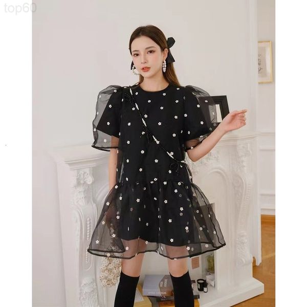 women's tracksuits designer chao brand 22 spring / summer new bubble short sleeve embroidery three-dimensional flower loose mesh dress, Gray
women's tracksuits designer chao brand 22 spring / summer new bubble short sleeve embroidery three-dimensional flower loose mesh dress, Gray