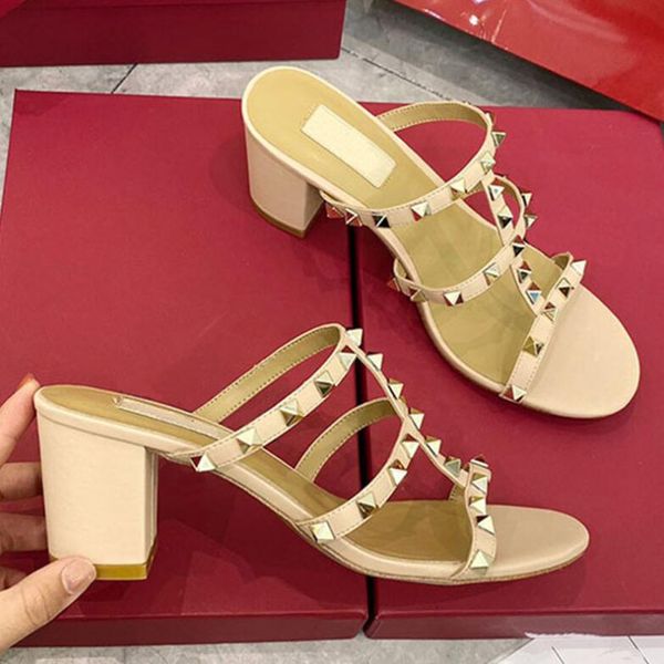 2022 Summer Woman Heel 6cm Slippers Designer Shoes Luxury Wedding Brand Slipper 6cm Square Heel Rivets Sandals V Dust Bag, 2_color
2022 Summer Woman Heel 6cm Slippers Designer Shoes Luxury Wedding Brand Slipper 6cm Square Heel Rivets Sandals V Dust Bag, 2_color
