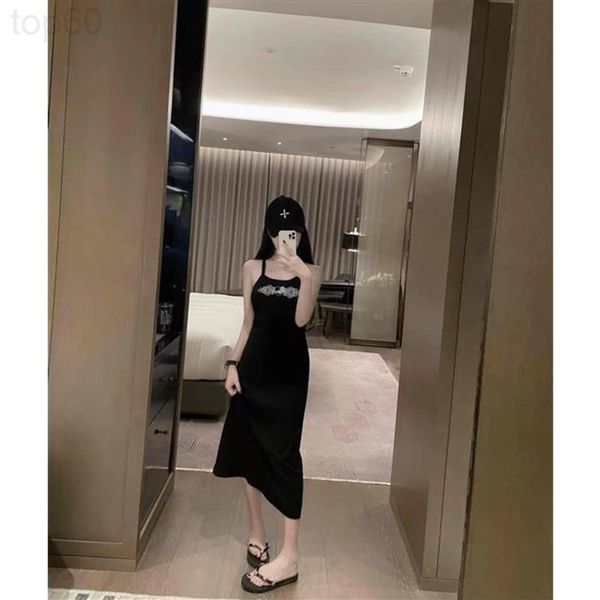 casual dresses designer chao brand 22 spring and summer new vine print suspender long dress for women sleeveless open back thin medium skirt, Black;gray
casual dresses designer chao brand 22 spring and summer new vine print suspender long dress for women sleeveless open back thin medium skirt, Black;gray