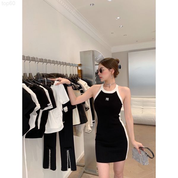 casual dresses designer aw king black-and-white splicing contrast suspender dress female minority design tight temperament waist hip wrap sk, Black;gray
casual dresses designer aw king black-and-white splicing contrast suspender dress female minority design tight temperament waist hip wrap sk, Black;gray