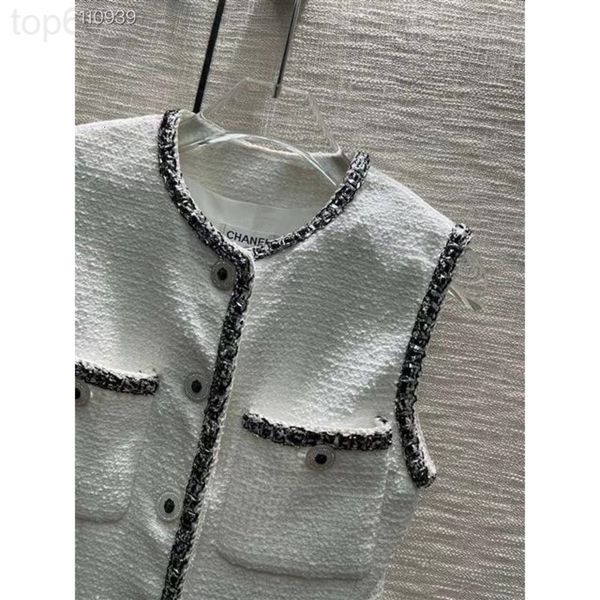 casual dresses designer fashion brand 22 spring / summer new ribbon splicing edge single row button sleeveless round neck dress women's, Black;gray
casual dresses designer fashion brand 22 spring / summer new ribbon splicing edge single row button sleeveless round neck dress women's, Black;gray