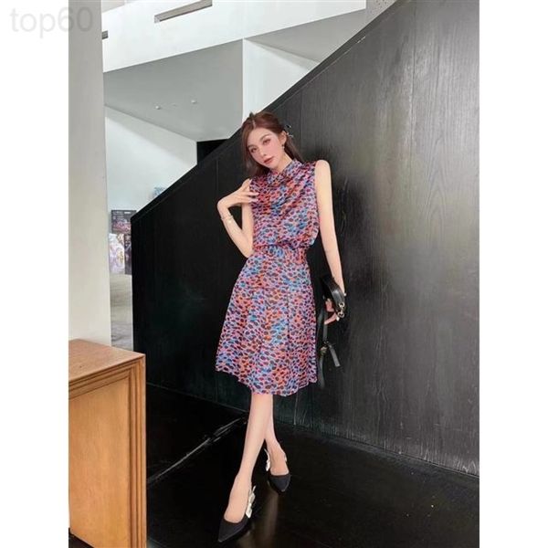 women's tracksuits designer chao brand 22 spring / summer new color leopard print sleeveless shirt with irregular pleated skirt set 4p7, Gray
women's tracksuits designer chao brand 22 spring / summer new color leopard print sleeveless shirt with irregular pleated skirt set 4p7, Gray