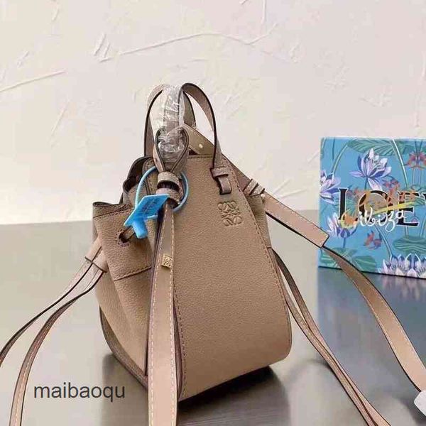 loewss designer shoulder handbag bag 2023 bags women hammock lychee pattern two-layer cowhide single messenger naui
loewss designer shoulder handbag bag 2023 bags women hammock lychee pattern two-layer cowhide single messenger naui