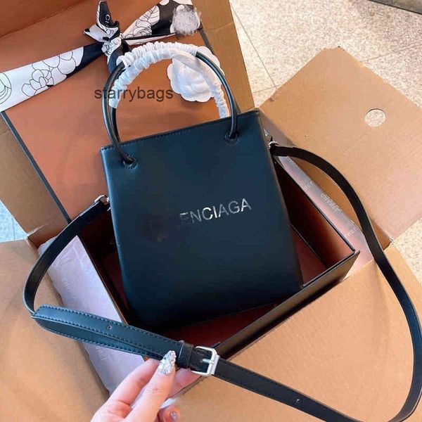 explosive handbags balencigas fashion bags trend 2022 leisure letter printed shopping single messenger hand simple women's74nn
explosive handbags balencigas fashion bags trend 2022 leisure letter printed shopping single messenger hand simple women's74nn