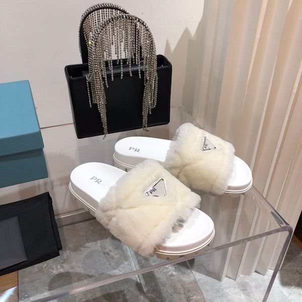 2022 fall winter slippers new style plush slides designer comfortable warm outdoor la, Black
2022 fall winter slippers new style plush slides designer comfortable warm outdoor la, Black