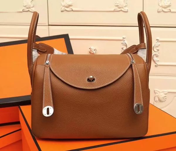 5a superb new women's real leather bag lychee cowhide doctor handbag shoulder purse
5a superb new women's real leather bag lychee cowhide doctor handbag shoulder purse