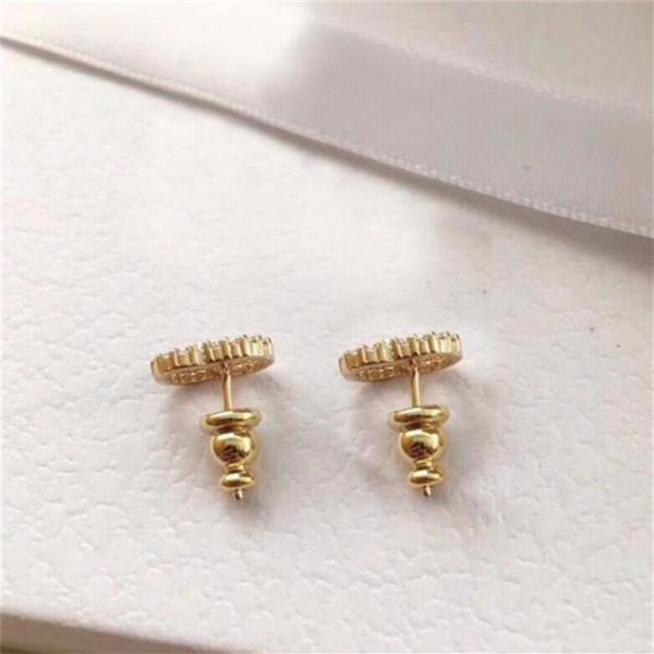 with box fashion stud brand have stamps pearl designer earrings for lady women party wedding lovers gift engagement luxury jewelry1728, Golden;silver
with box fashion stud brand have stamps pearl designer earrings for lady women party wedding lovers gift engagement luxury jewelry1728, Golden;silver