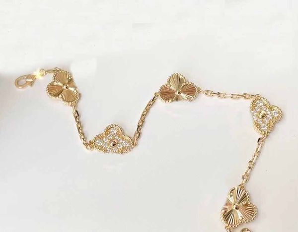 s925 silver charm pendant bracelet with diamond and no in 18k gold plated 5pcs flowers design have stamp box ps7056a, Golden;silver
s925 silver charm pendant bracelet with diamond and no in 18k gold plated 5pcs flowers design have stamp box ps7056a, Golden;silver