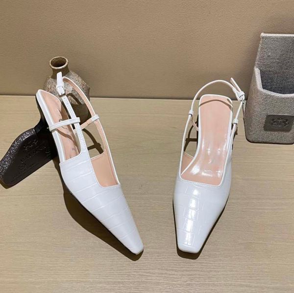 sandals classics women sandals genuine leather high heel slides fashion beach slippers alphabet lady sandals leathers shoes size eu35-41 01, Black
sandals classics women sandals genuine leather high heel slides fashion beach slippers alphabet lady sandals leathers shoes size eu35-41 01, Black