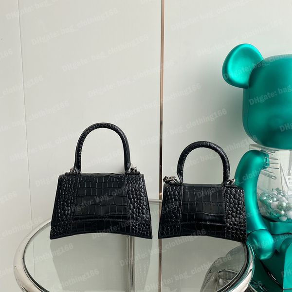 designer bags handbags luxurious bag b logo hardware hourglass shape genuine leather shoulder bag purse crossbody for women
designer bags handbags luxurious bag b logo hardware hourglass shape genuine leather shoulder bag purse crossbody for women