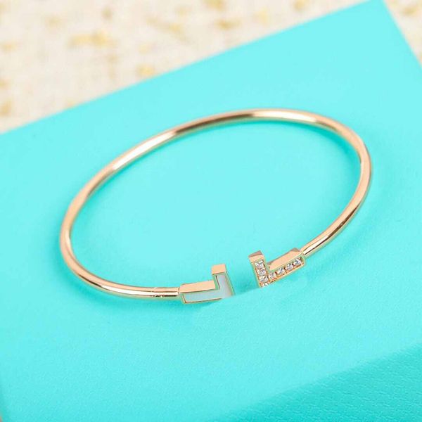 s925 silver charm opened bangle bracelet with diamonds and nature shell smile shape in 18k rose gold plated have box stamp ps4337a, Black
s925 silver charm opened bangle bracelet with diamonds and nature shell smile shape in 18k rose gold plated have box stamp ps4337a, Black