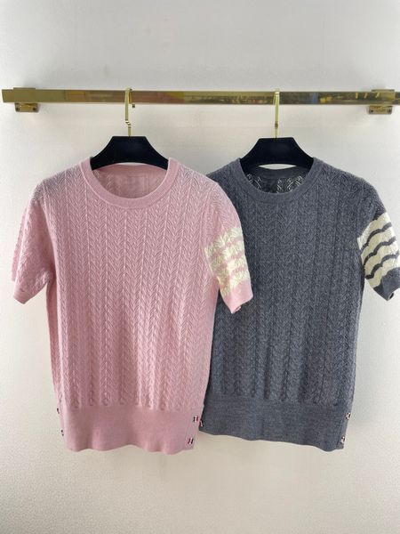 812 l 2022 autumn women's sweaters striped pink crew neck short sleeve weilan, White;black
812 l 2022 autumn women's sweaters striped pink crew neck short sleeve weilan, White;black