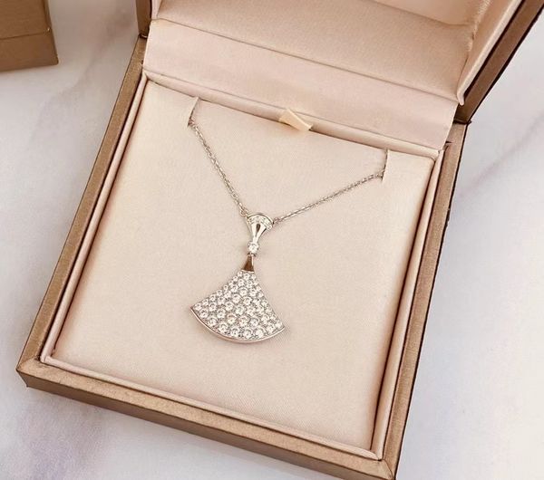 aaa womens luxury designer necklace fashion pendant necklaces diamond jewelry party gift for girls women wedding love skirt fan simple with, Silver
aaa womens luxury designer necklace fashion pendant necklaces diamond jewelry party gift for girls women wedding love skirt fan simple with, Silver