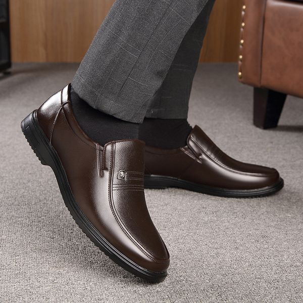 dress shoes genuine leather shoes men loafers slip on business casual classic soft moccasins hombre breathable flat 220827, Black
dress shoes genuine leather shoes men loafers slip on business casual classic soft moccasins hombre breathable flat 220827, Black