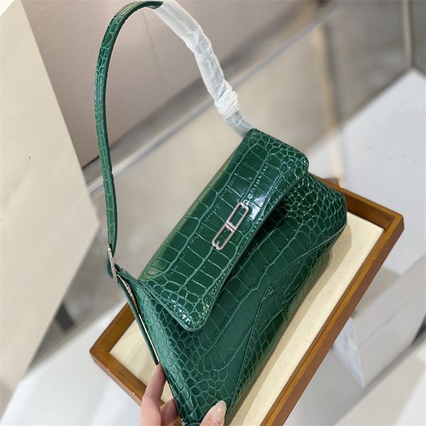 classic fashion casual ladies evening bags balencaigaity leather letters shoulder crossbody bags m--19
classic fashion casual ladies evening bags balencaigaity leather letters shoulder crossbody bags m--19