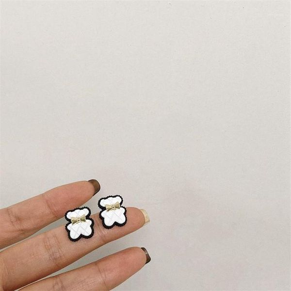 stud aomu 2021 trendy s925 design small white animal bear cute sweet metal earrings for women girls jewerly winter daily1323l, Golden;silver
stud aomu 2021 trendy s925 design small white animal bear cute sweet metal earrings for women girls jewerly winter daily1323l, Golden;silver