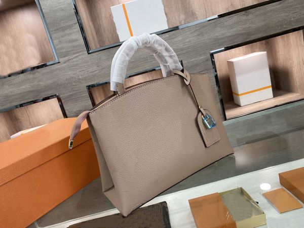 genuine leather bag women fashion handbags designers embossing shoulder messenger bags purse female classic handbag tote women satchel
genuine leather bag women fashion handbags designers embossing shoulder messenger bags purse female classic handbag tote women satchel