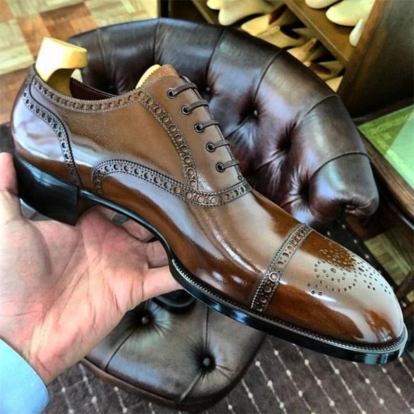 Brogue Men Shoes Solid Color PU Three-stage Classic Pointed Toe Carved Retro Dress Shoes, Clear
Brogue Men Shoes Solid Color PU Three-stage Classic Pointed Toe Carved Retro Dress Shoes, Clear
