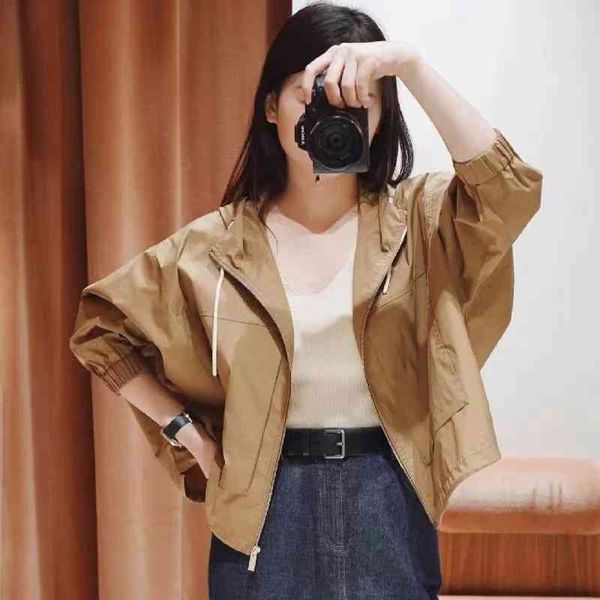 women's trench coats xiaohejia early autumn simple windbreaker jacket zipper hooded short coat, Tan;black
women's trench coats xiaohejia early autumn simple windbreaker jacket zipper hooded short coat, Tan;black