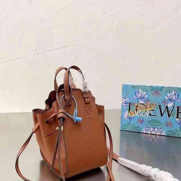 bags designer handbag women loewss's hammock lychee pattern two-layer cowhide single shoulder messenger hand in packaging
bags designer handbag women loewss's hammock lychee pattern two-layer cowhide single shoulder messenger hand in packaging