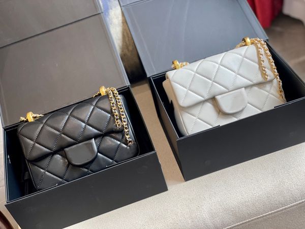 22ss french women's classic bag mini flip small square bag fashion handbag sheepskin gold metal hardware matelass chain cross wallet ca
22ss french women's classic bag mini flip small square bag fashion handbag sheepskin gold metal hardware matelass chain cross wallet ca