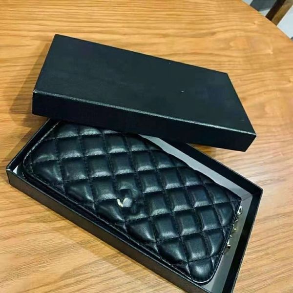 2023 new one-shoulder messenger bag small fragrance soft leather clutch female designer long zipper diamond wallet, Black
2023 new one-shoulder messenger bag small fragrance soft leather clutch female designer long zipper diamond wallet, Black