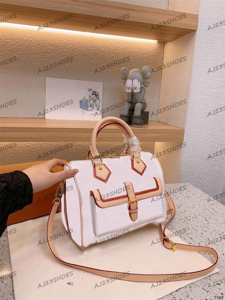 speedy 25 bandouliere women designer tote bag 22s fall for you collection handbag shoulder bags with outside pocket and gold-color buckle m2
speedy 25 bandouliere women designer tote bag 22s fall for you collection handbag shoulder bags with outside pocket and gold-color buckle m2