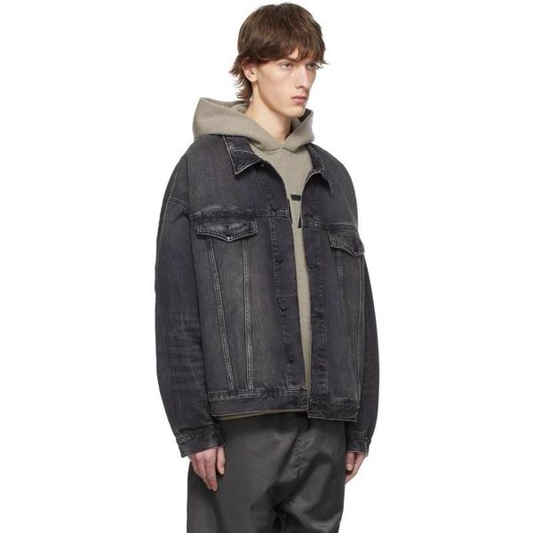 2022 high street tide brand jackets lapel pockets retro men women denim jacket casual sport essentials cowboy, Black;brown 
2022 high street tide brand jackets lapel pockets retro men women denim jacket casual sport essentials cowboy, Black;brown