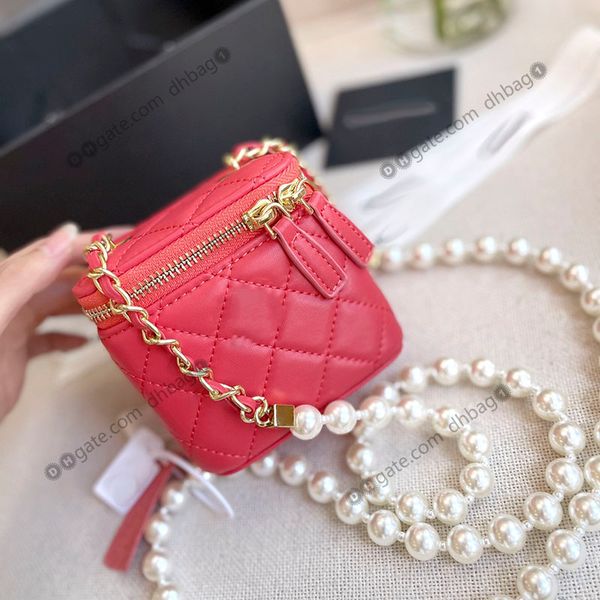 11cm mini vanity zipper cosmetic bags chains pearl panel with mirror lambskin classic handbag gold-tone metal hardware quilted french should
11cm mini vanity zipper cosmetic bags chains pearl panel with mirror lambskin classic handbag gold-tone metal hardware quilted french should