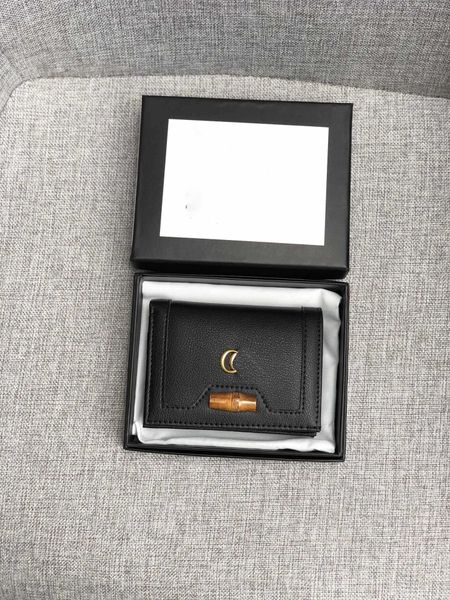 luxury goods designer men pure colour short wallet leather wallets women long style purse wallet card holders with gift box, Red;black
luxury goods designer men pure colour short wallet leather wallets women long style purse wallet card holders with gift box, Red;black