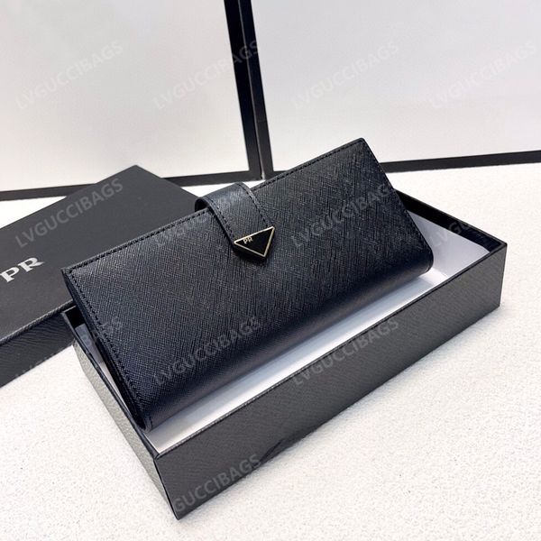 famous designers 2022 new ladies wallets long simple letter trend classic leather clip bag, Red;black
famous designers 2022 new ladies wallets long simple letter trend classic leather clip bag, Red;black