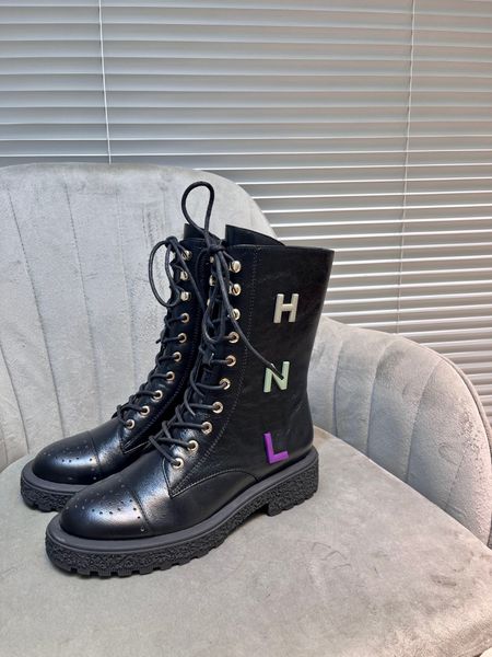 10a 2022 autumn and winter zipper boots rhombus lace-up short boots small fragrant leather thick bottom belt box 015, Black
10a 2022 autumn and winter zipper boots rhombus lace-up short boots small fragrant leather thick bottom belt box 015, Black