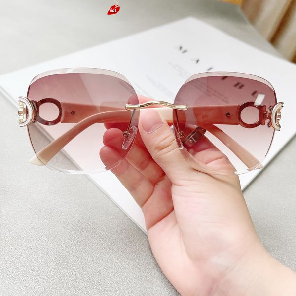 designer sunglasses men women fashion trendy brand factory online export 2022 d's new women's advanced big anti ultraviolet, White;black
designer sunglasses men women fashion trendy brand factory online export 2022 d's new women's advanced big anti ultraviolet, White;black