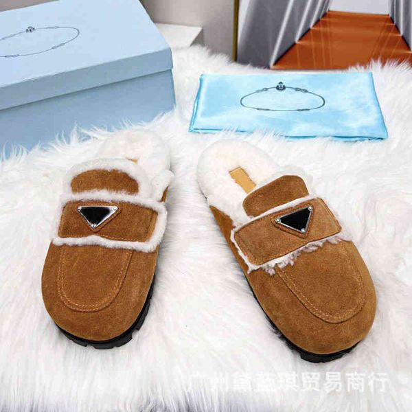 autumn and slippers winter type of cashmere leather warm wool inner triangle round head baotou flat bottom lazy half slipper muller shoes ah, Black
autumn and slippers winter type of cashmere leather warm wool inner triangle round head baotou flat bottom lazy half slipper muller shoes ah, Black