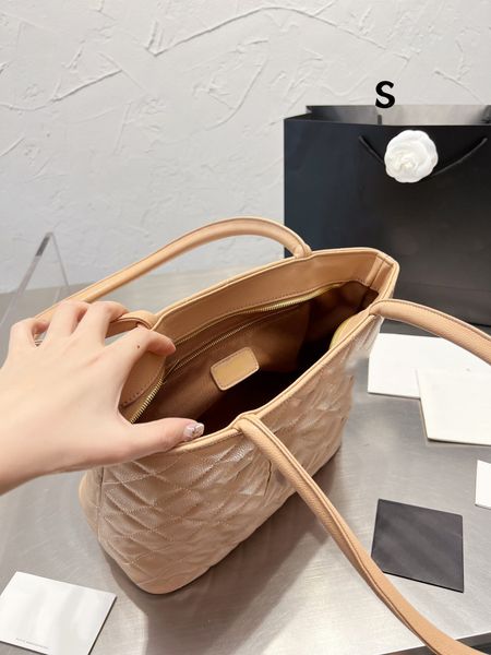 designers shoulder bag luxurious tote purse famous handbag message bags cluth classic genuine leather crossbody fashion size 30cm khaki
designers shoulder bag luxurious tote purse famous handbag message bags cluth classic genuine leather crossbody fashion size 30cm khaki