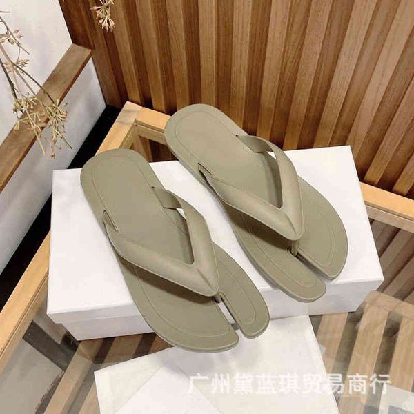 summer tpu sandals split toe flip flops wear simple casual slippers women's shoes geji f1cj, Black
summer tpu sandals split toe flip flops wear simple casual slippers women's shoes geji f1cj, Black