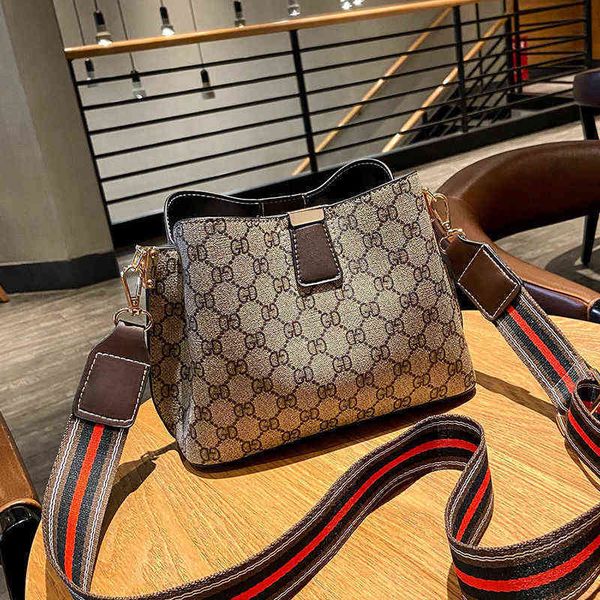 fashion bag 75% off factory clearance genuine leather small 2022 new single shoulder fashion versatile women's messenger bag bucket bag
fashion bag 75% off factory clearance genuine leather small 2022 new single shoulder fashion versatile women's messenger bag bucket bag