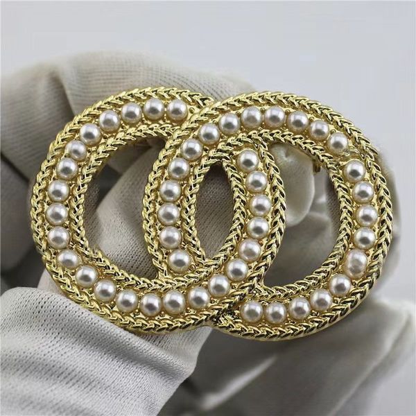 luxury designer pearl rhinestone letter brooch suitable for suits high-quality fashion simple, Gray
luxury designer pearl rhinestone letter brooch suitable for suits high-quality fashion simple, Gray