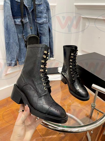 2022 autumn/winter leather boots the new fashion lingge jacquard design boot comfortable round-toed boots perfect with dresses and pants siz, Black
2022 autumn/winter leather boots the new fashion lingge jacquard design boot comfortable round-toed boots perfect with dresses and pants siz, Black