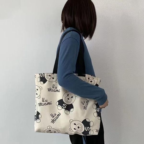 shoulder bags crossbody designer sling bag ladies printed canvas tote bag with zipper womens luxurys designers messenger handbag high qualit
shoulder bags crossbody designer sling bag ladies printed canvas tote bag with zipper womens luxurys designers messenger handbag high qualit