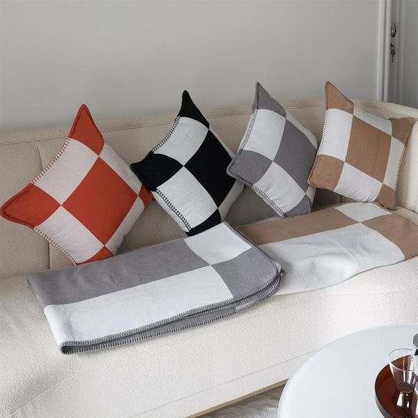 2022 plaid cushions cover throw fleece pillow case check decor pillows covers office car home sofa decor cashmere pillow231z
2022 plaid cushions cover throw fleece pillow case check decor pillows covers office car home sofa decor cashmere pillow231z