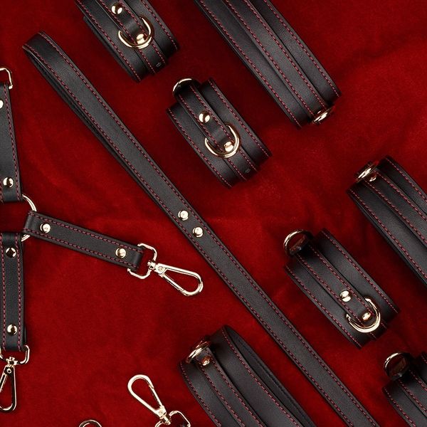 beauty items 8pcs/set for woman pu leather sm bondage set handcuffs footcuffs whip rope eye mask blindfold er
beauty items 8pcs/set for woman pu leather sm bondage set handcuffs footcuffs whip rope eye mask blindfold er
