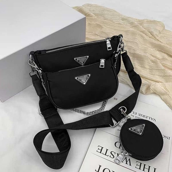 evening bags 2021 new fashion trend three piece one shoulder messenger bag korean versatile triangle mobile phone bag
evening bags 2021 new fashion trend three piece one shoulder messenger bag korean versatile triangle mobile phone bag