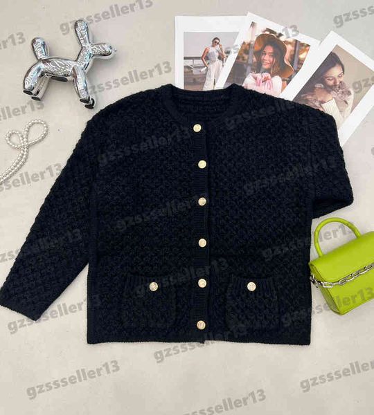 designer cardigan womens sweaters fashion brand 3d engraved pattern cardigans sweater fall 2022 button fly pocket long sleeves, White;black
designer cardigan womens sweaters fashion brand 3d engraved pattern cardigans sweater fall 2022 button fly pocket long sleeves, White;black