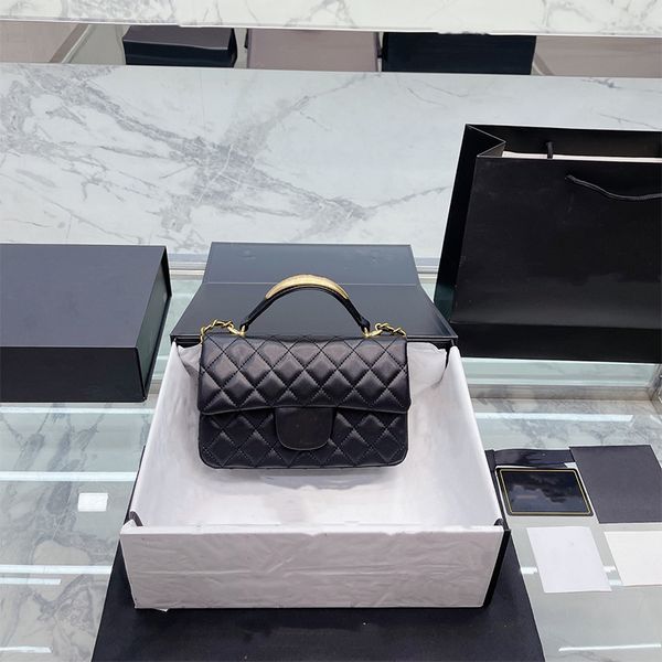 women's leather shoulder bag classic lady designer bagsquilted crossbody luxury bags designers women portable flip cover golden handle
women's leather shoulder bag classic lady designer bagsquilted crossbody luxury bags designers women portable flip cover golden handle