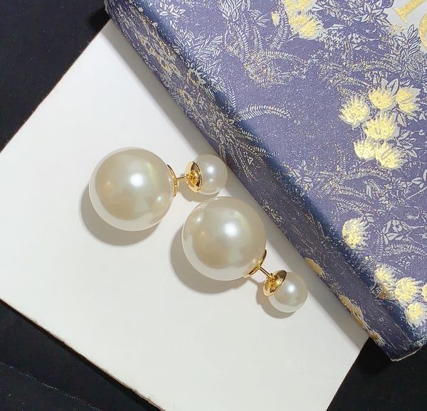 designer pearl stud earrings two pearls high-end 925 sterling silver needle not allergy not fading simple and generous jewelry, Golden;silver
designer pearl stud earrings two pearls high-end 925 sterling silver needle not allergy not fading simple and generous jewelry, Golden;silver