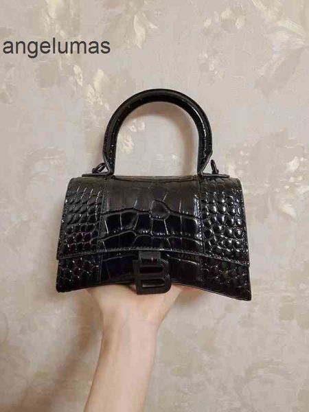 crocodile 74vz hourglass woman bag balenciga bags one trend sense leather designers shoulder handbag designer 2022
crocodile 74vz hourglass woman bag balenciga bags one trend sense leather designers shoulder handbag designer 2022