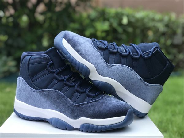 authentic 11 velvet wmns midnight navy shoes ar0715-441 11s suede metallic silver white sports sneakers outdoor with original box
authentic 11 velvet wmns midnight navy shoes ar0715-441 11s suede metallic silver white sports sneakers outdoor with original box